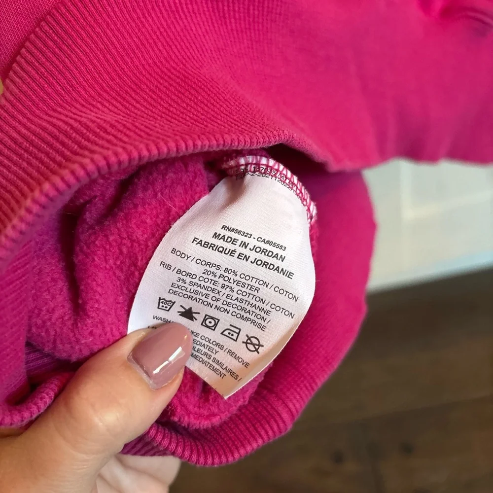 Nike Women's Pink Cropped Loose Fit Crew Neck Sweatshirt Size Medium - Picture 5 of 5